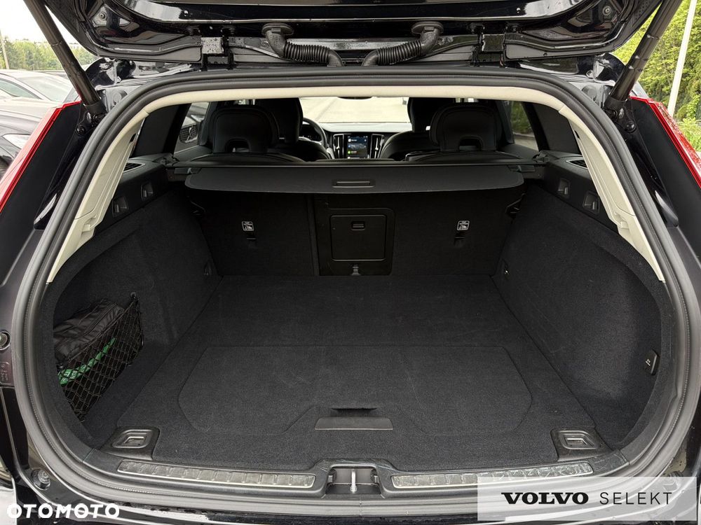 Volvo V60 Cross Country - 28