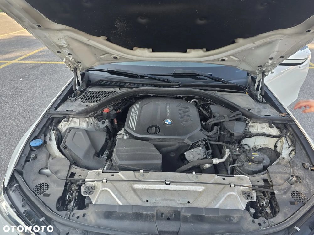 BMW Seria 3 318d - 24