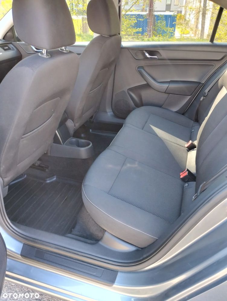 Skoda RAPID 1.2 TSI Ambition - 9