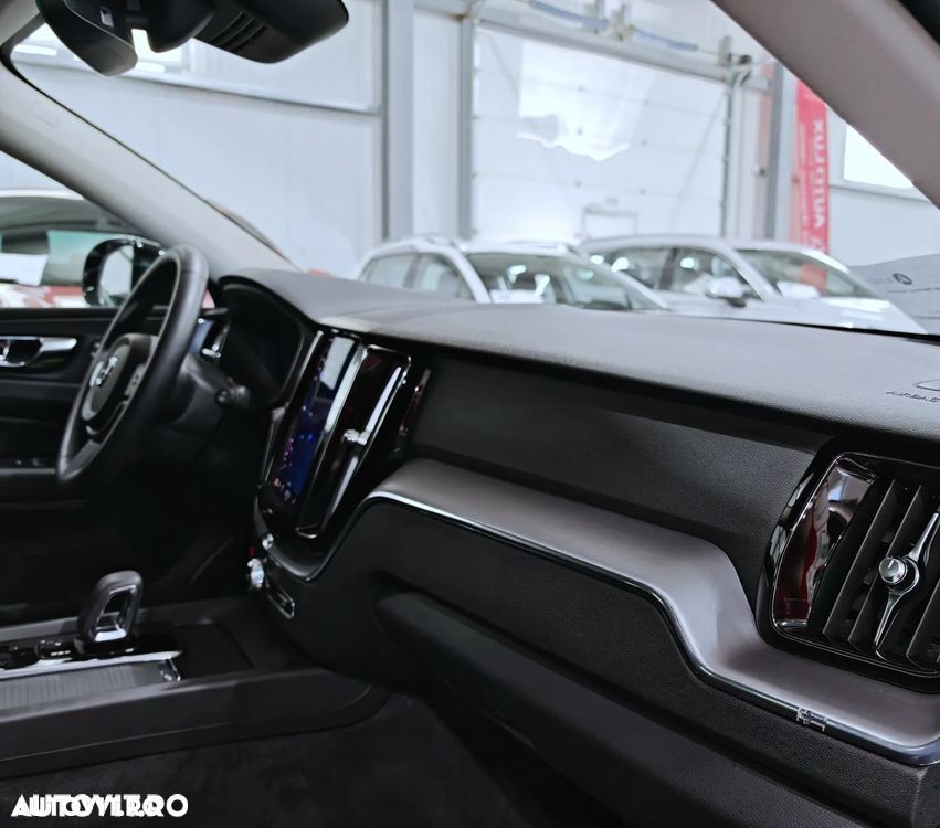 Volvo XC 60 T6 AWD Recharge Geartronic Inscription Expression - 8