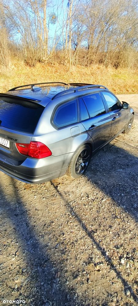 BMW Seria 3 318i - 4