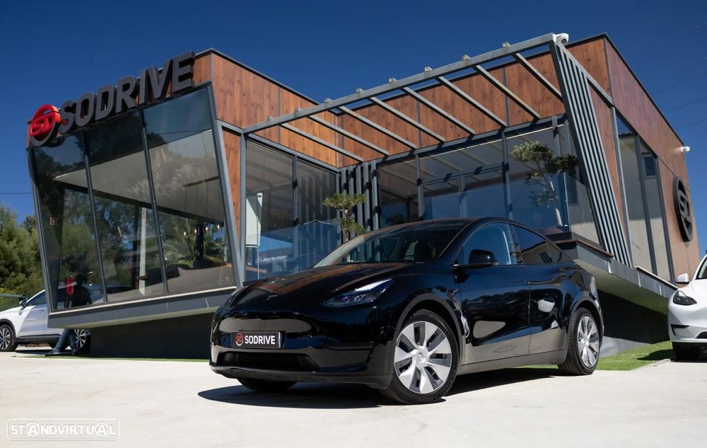 Tesla Model Y Standard - 2