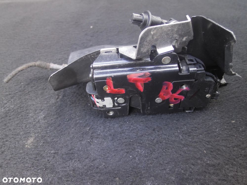 AUDI A4 B6 ZAMEK DRZWI LEWY TYŁ 8E0839349 ORYGINAŁ - 1