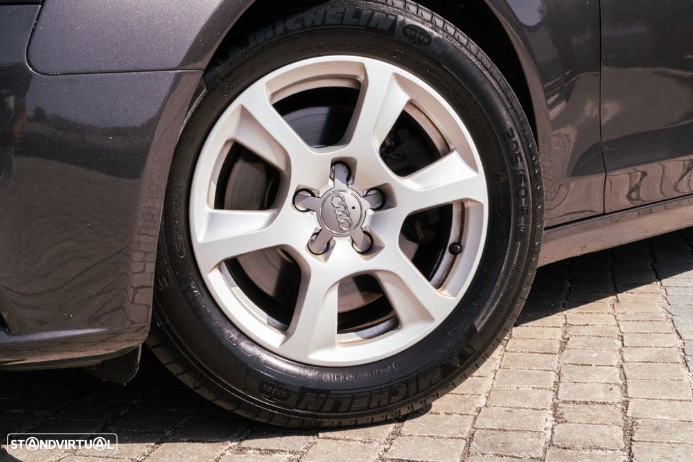 Audi A4 2.0 TDI Advance - 14