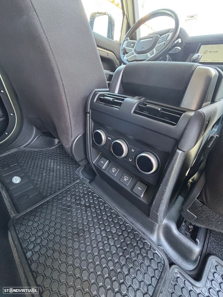Land Rover Defender - 17