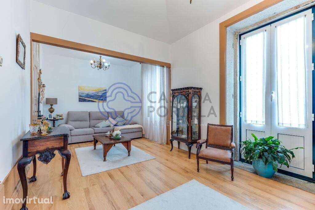 MORADIA EM PEDRA COM TERRENO DE 2970m2 - Grande imagem: 2/59