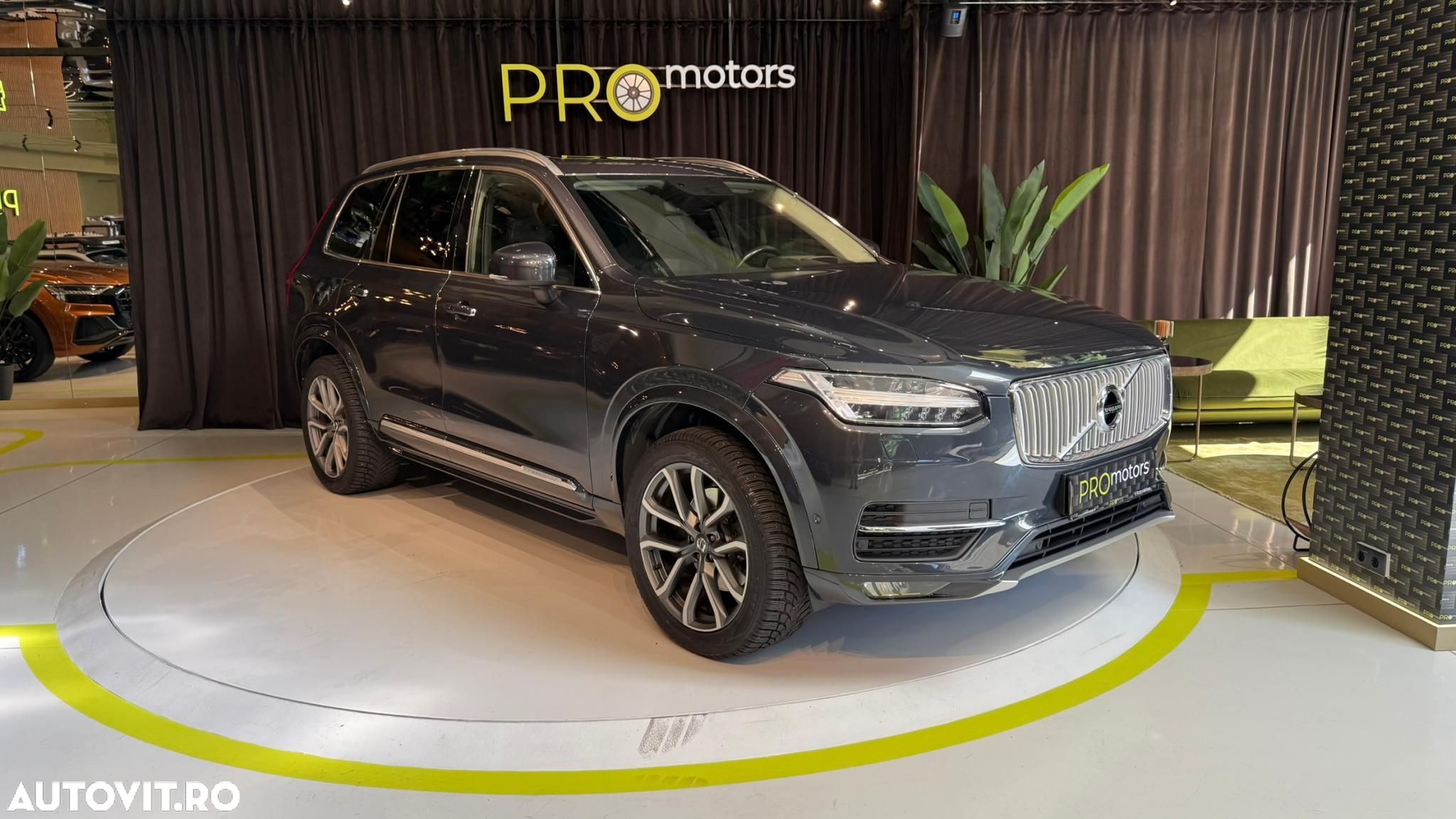 Volvo XC 90 - 1