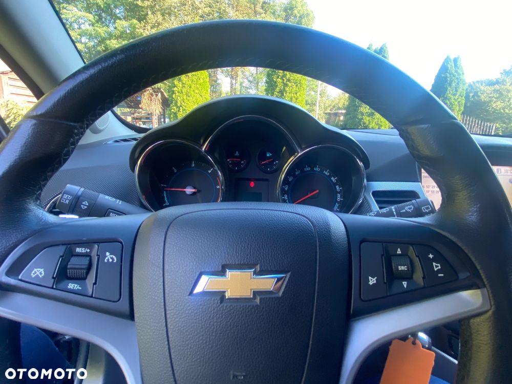 Chevrolet Cruze 2.0 D LTZ+ - 33
