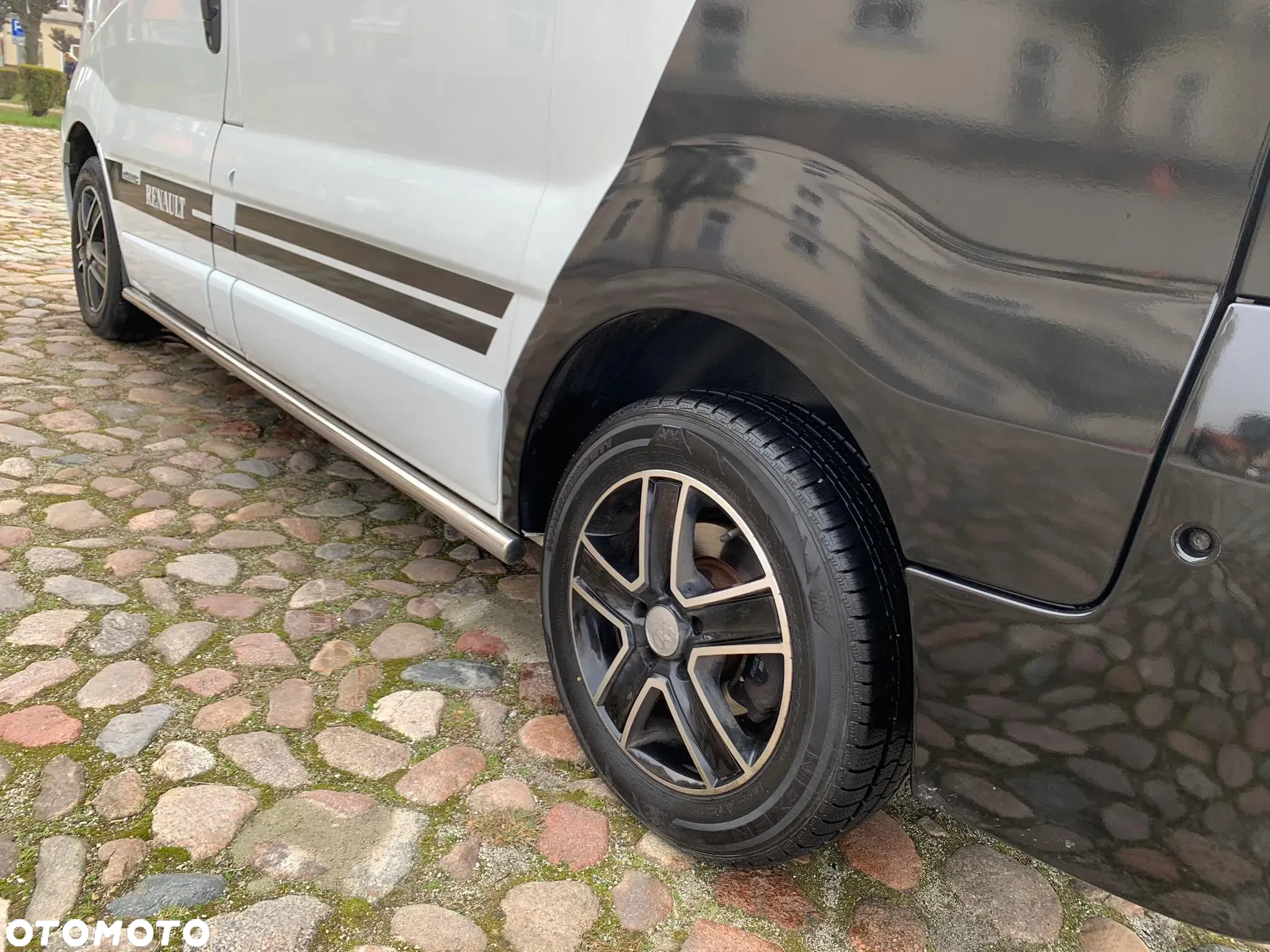 Renault TRAFIC * 2.0 DCI 145 KM * Oryginał 133.000 km ! * - 25