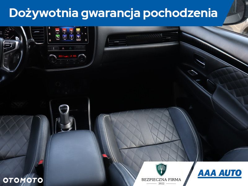 Mitsubishi Outlander - 9