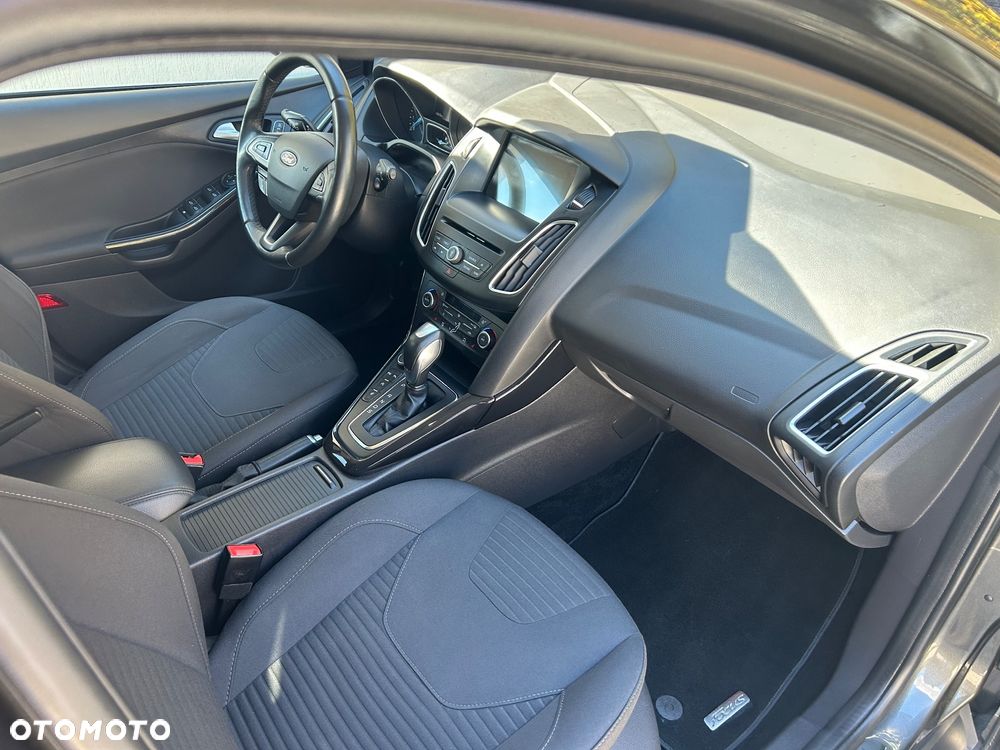 Ford Focus 1.0 EcoBoost Titanium Business - 12