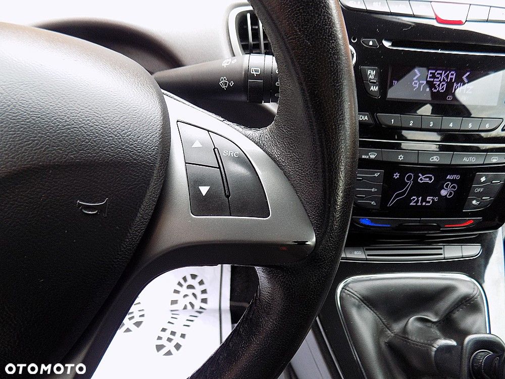 Lancia Ypsilon 0.9 Black&Red S&S - 12