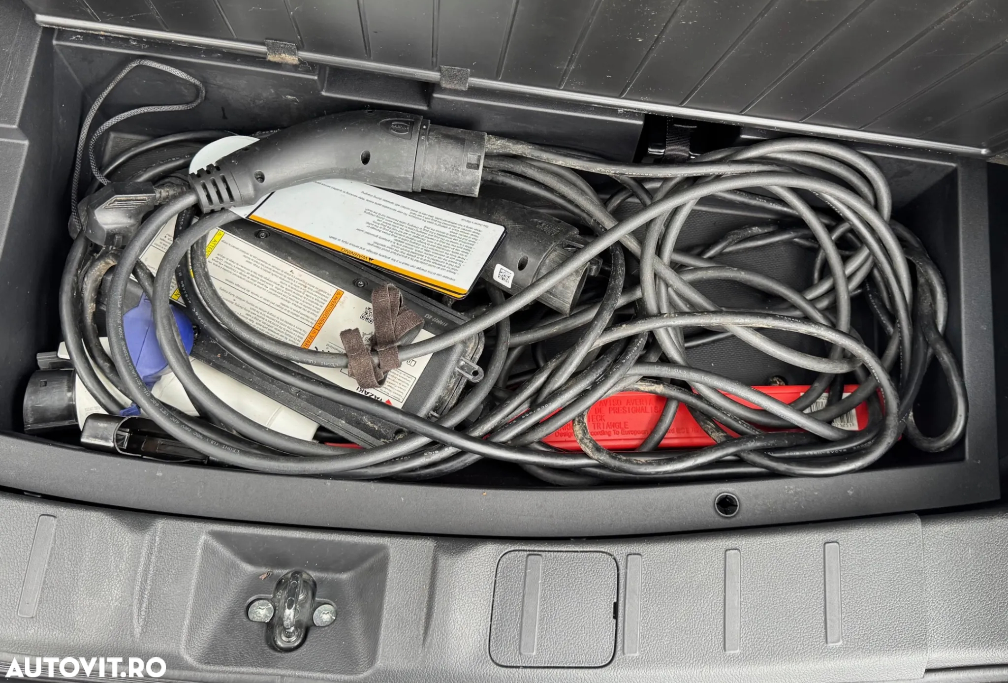 Mitsubishi Outlander 2.4 4WD Plug-In Hybrid Top - 28
