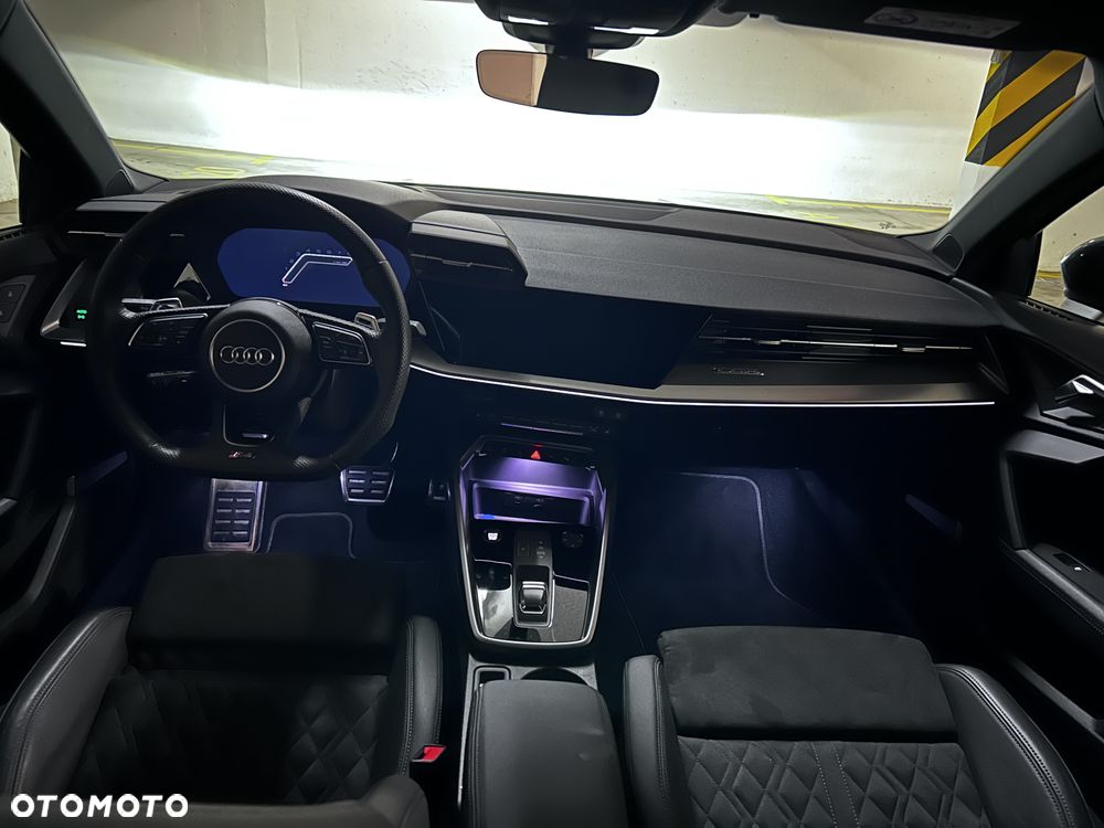 Audi RS3 Limousine - 8