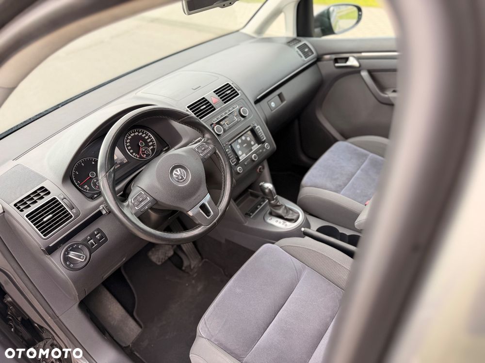 Volkswagen Touran 2.0 TDI DPF DSG Trendline - 13