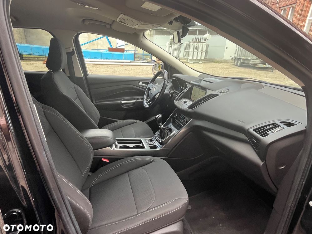 Ford Kuga 1.5 EcoBoost 2x4 Titanium - 19