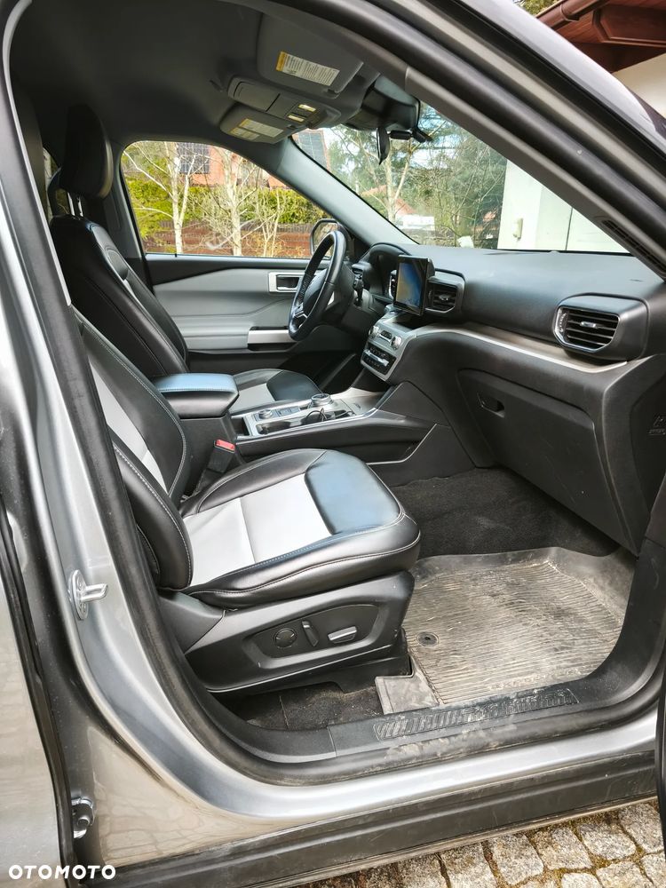 Ford Explorer - 11