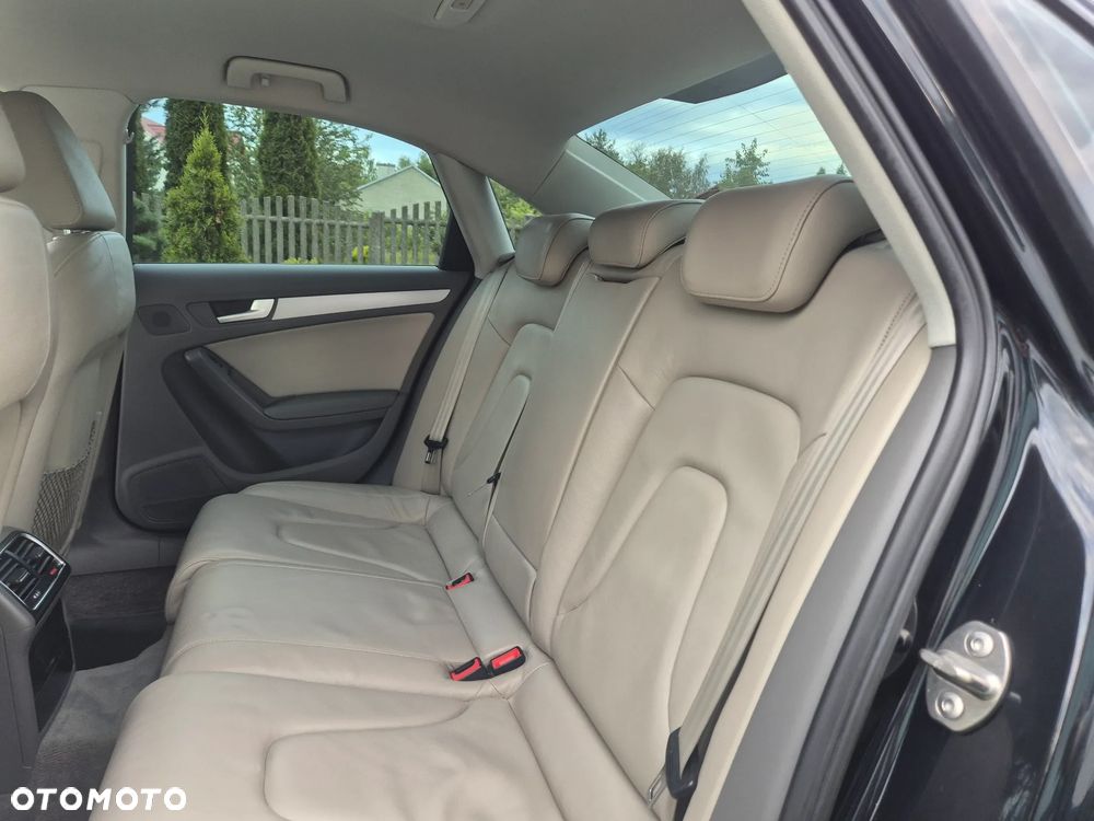Audi A4 Limousine - 31