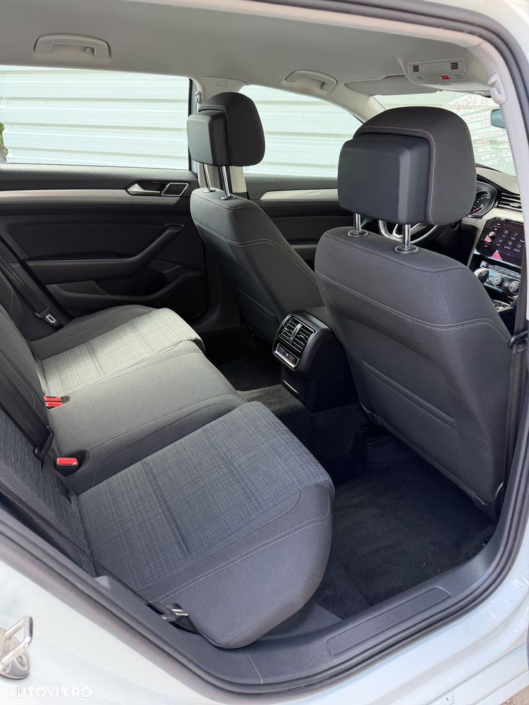 Volkswagen Passat 2.0 TDI DSG Comfortline - 18