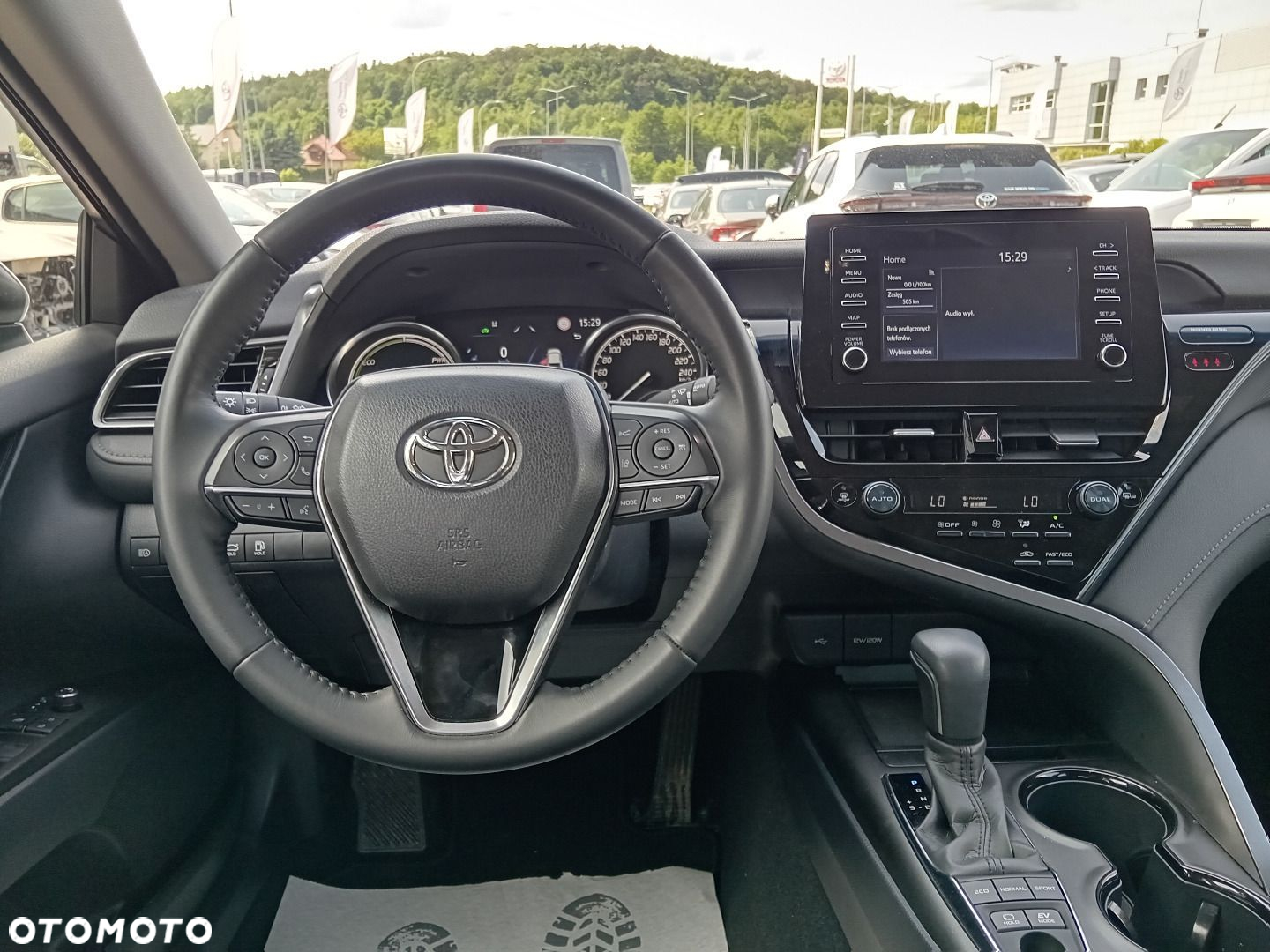 Toyota Camry - 13