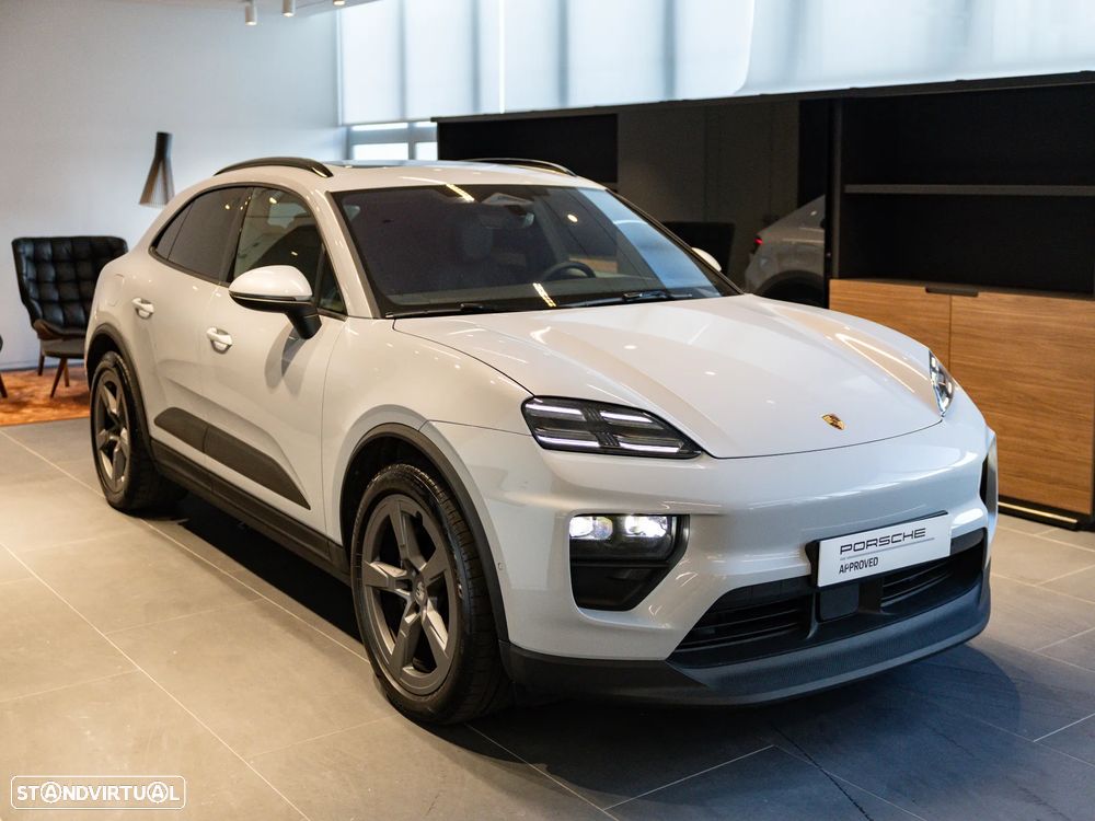Porsche Macan Electric 4 - 2