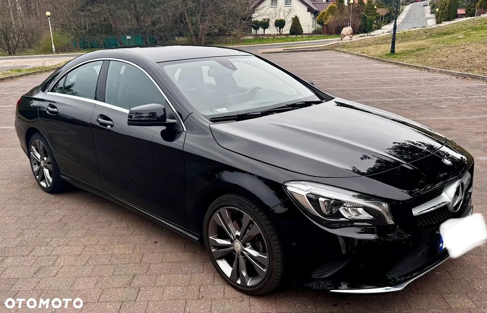 Mercedes-Benz CLA 180 7G-DCT Urban - 2