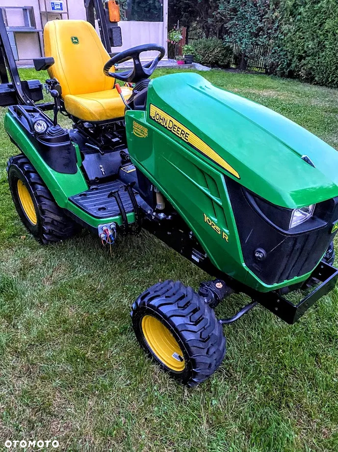 John Deere 2025R - 11