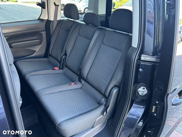 Ford Tourneo Connect 1.5 EcoBoost Titanium - 25