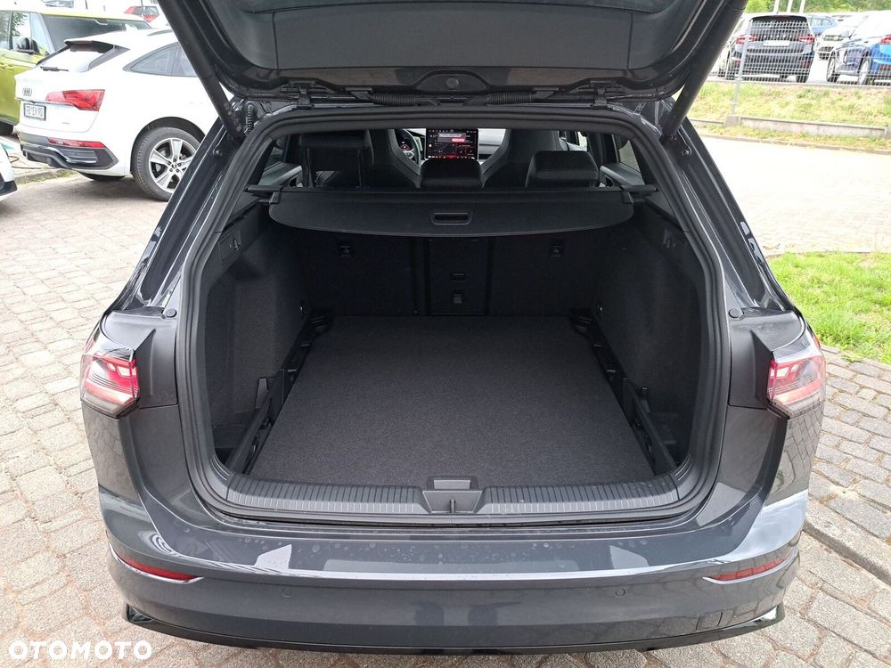 Volkswagen Golf Variant - 11