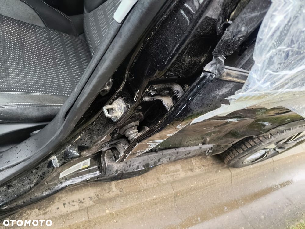 Peugeot 2008 1.2 Pure Tech Crossway S&S EAT6 - 7