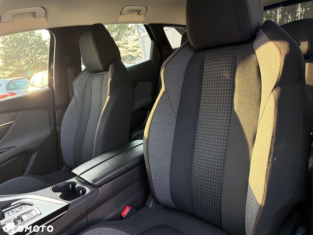 Peugeot 3008 1.5 BlueHDi Allure Pack S&S EAT8 - 19