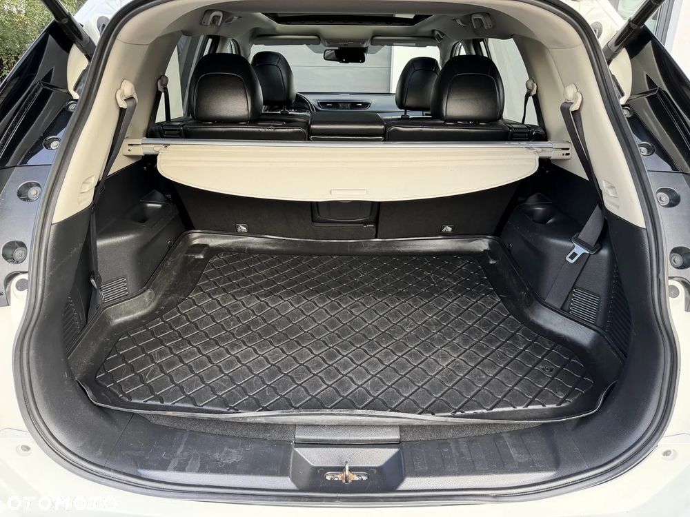Nissan X-Trail 1.6 DIG-T Tekna 2WD 7os - 37