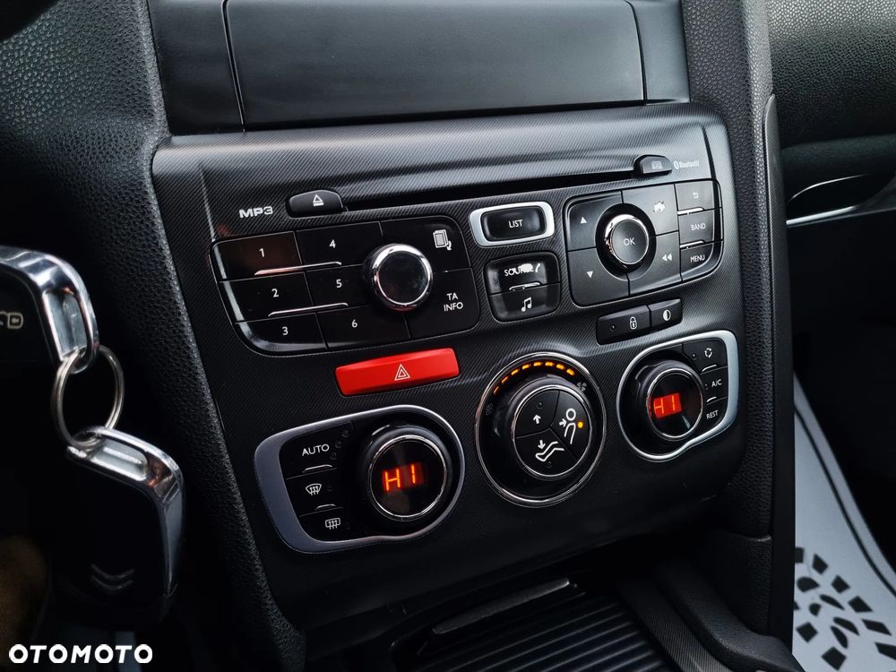 Citroën DS4 1.6 e-HDi SoChic MCP - 17