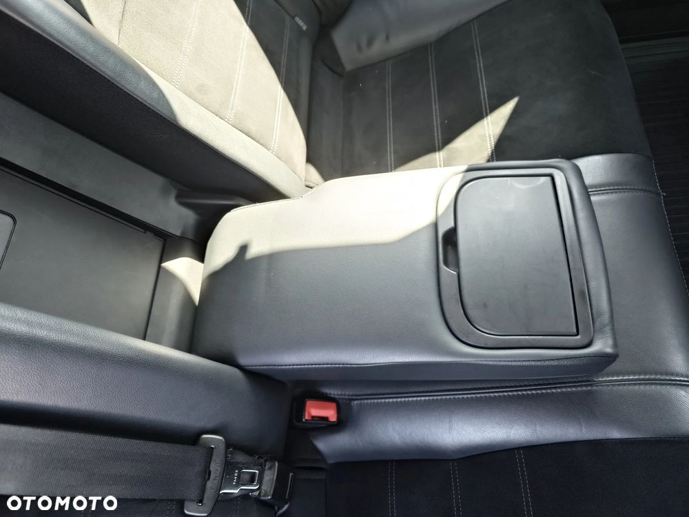 Toyota Avensis 1.8 Premium - 17