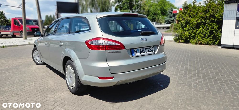 Ford Mondeo 2.0 TDCi Ghia - 13