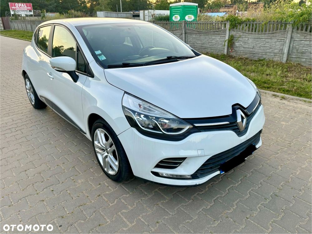 Renault Clio 1.2 16V 75 Life - 12