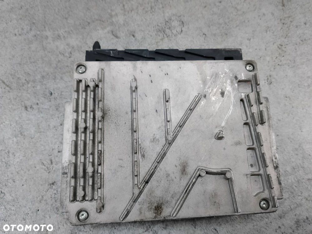 KOMPUTER, STEROWNIK VOLVO S60 30637733A  0281011078  BOSCH 2.4 D5 - 4