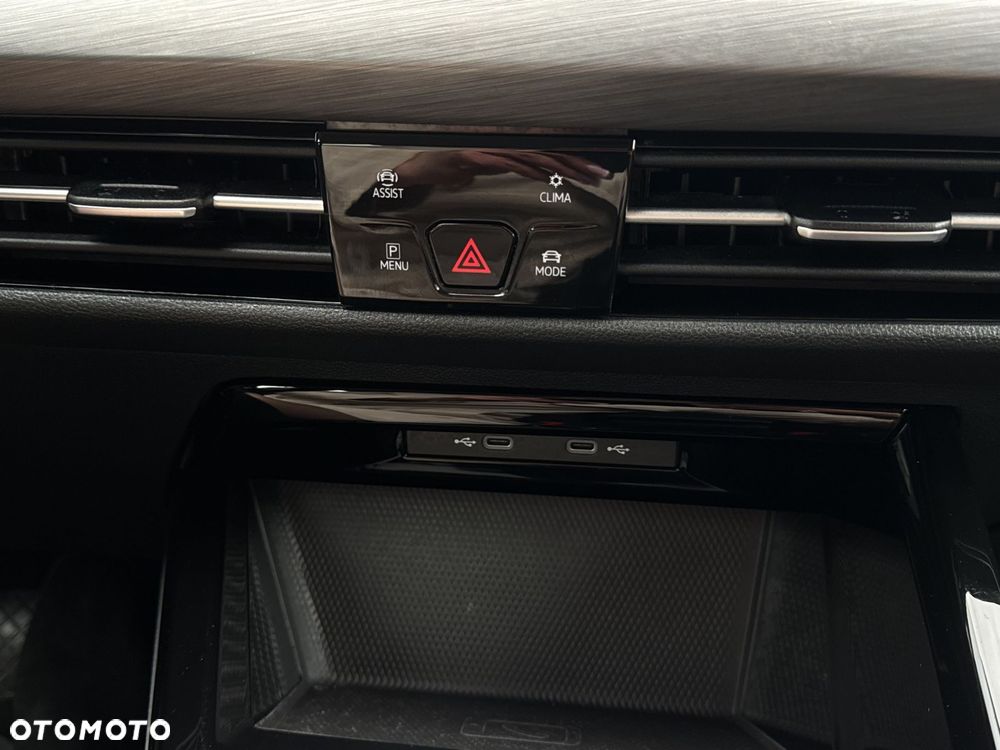 Volkswagen Golf 1.5 eTSI EVO Style DSG - 15
