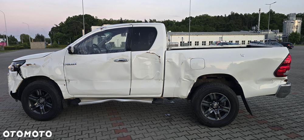 Toyota Hilux 4x4 Extra Cab Duty Comfort - 6