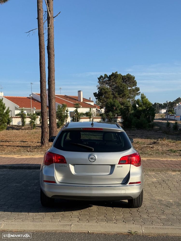 Opel Astra Sports Tourer - 8