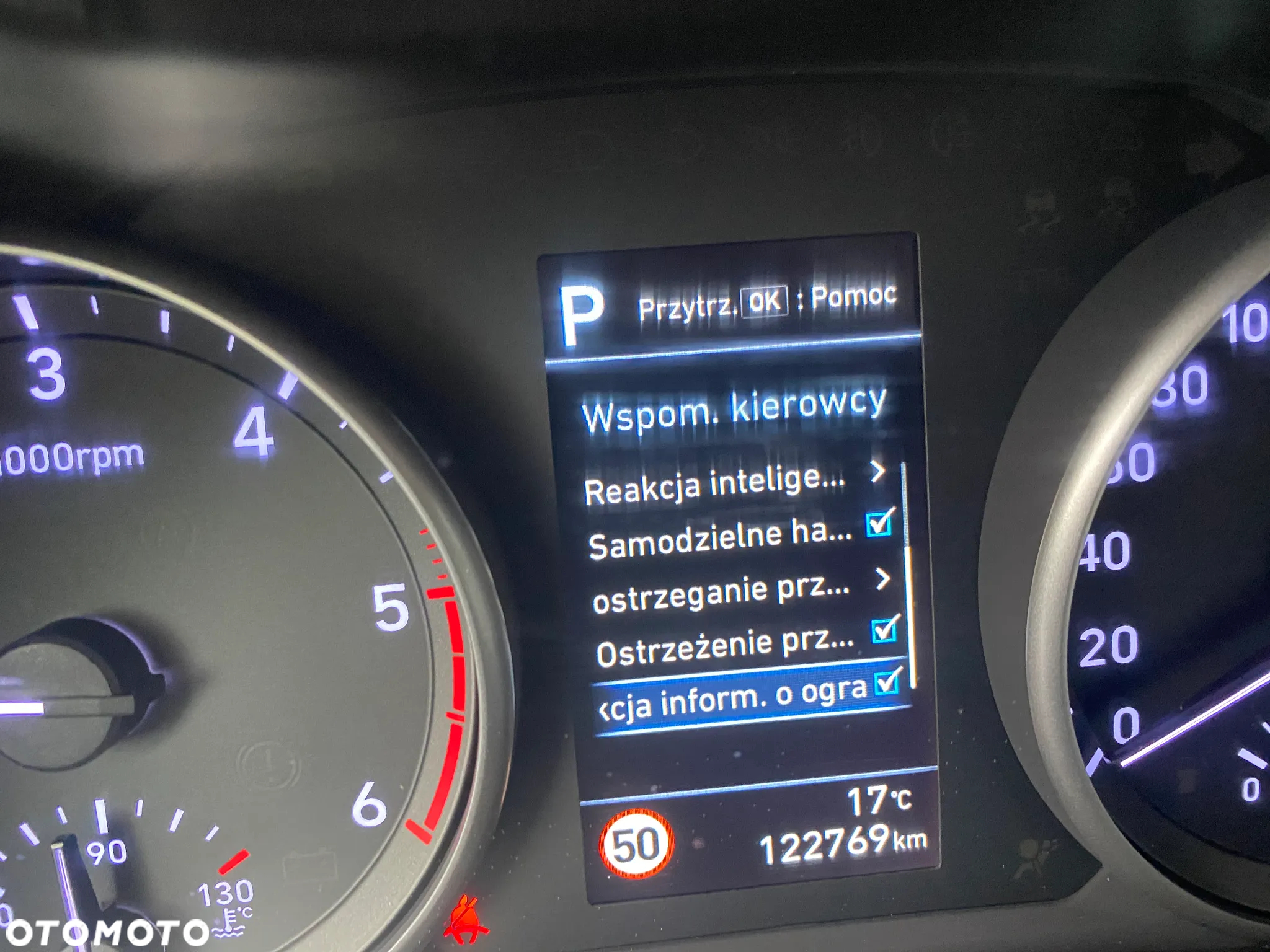Hyundai i30 1.6 D Premium DCT - 38