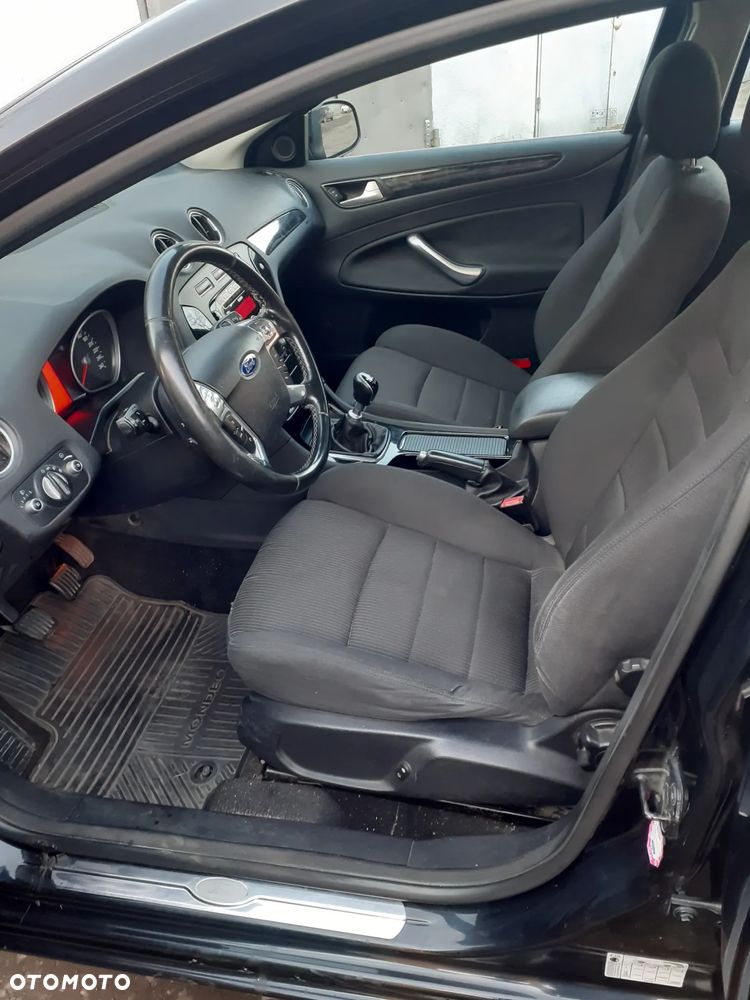 Ford Mondeo 2.0 TDCi Ghia - 10