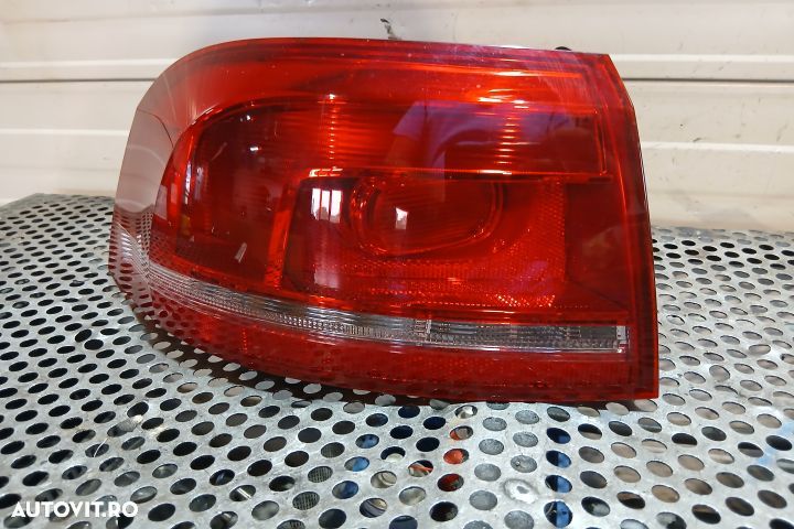 Lampa / Tripla stop stanga pe aripa Volkswagen VW Passat B7 [2010 - 2 - 1