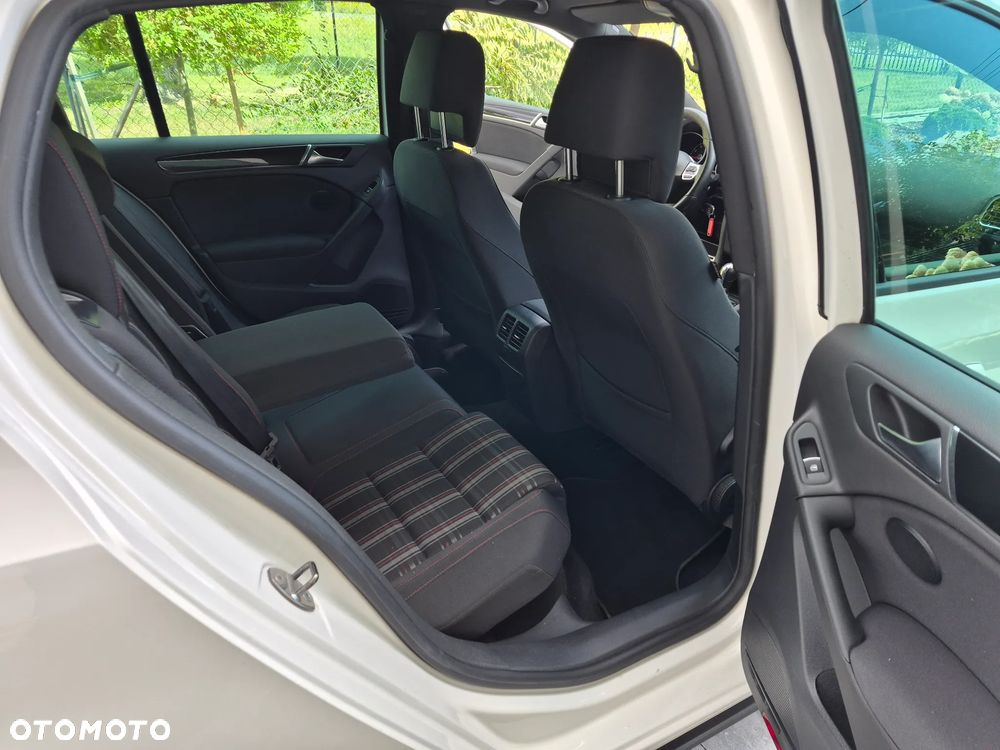 Volkswagen Golf 2.0 GTI DSG - 15