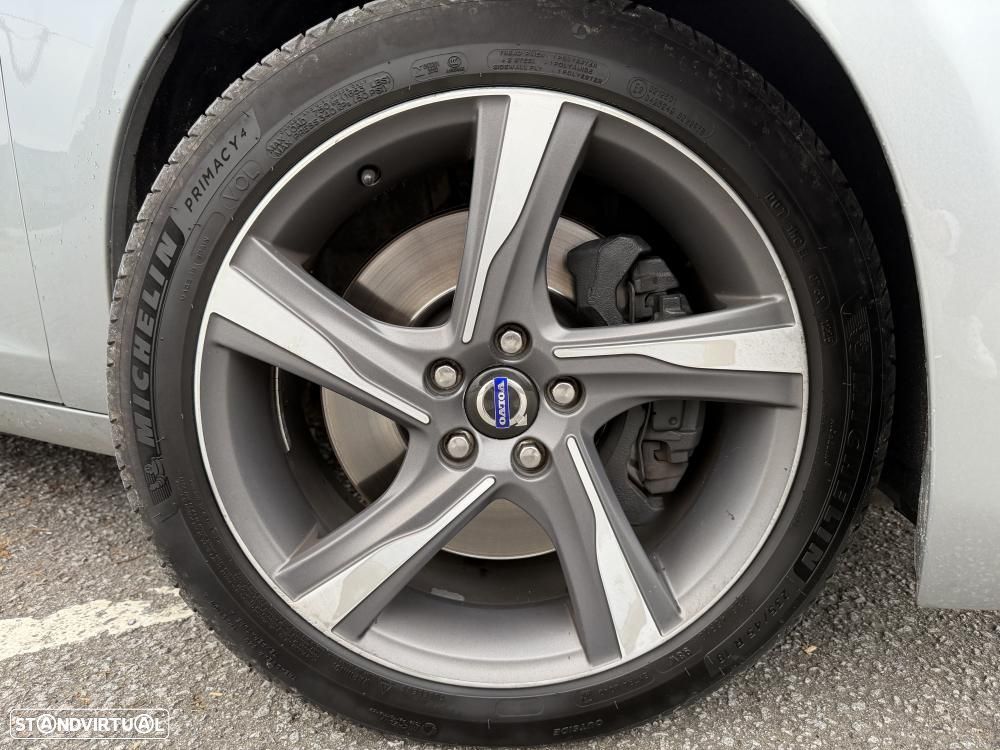 Volvo V60 D6 Plug-In-Hybrid AWD Geartronic Pure Limited - 3