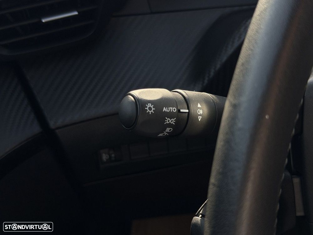 Peugeot 208 1.2 Hybrid Style e-DCS6 - 18