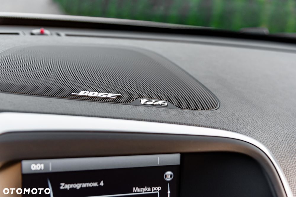 Volvo XC 60 T6 AWD R-Design - 33