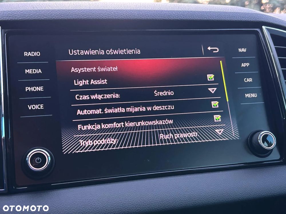 Skoda Karoq 1.5 TSI ACT 4x2 Style DSG - 25