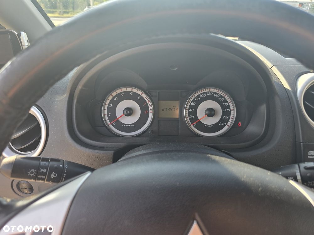 Mitsubishi Colt - 6