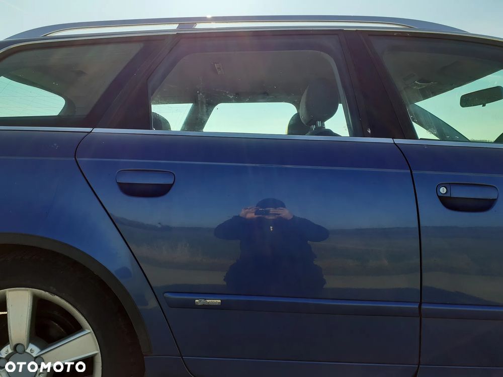 12190 Drzwi prawy tył Audi A4 B7 LZ5C - 1